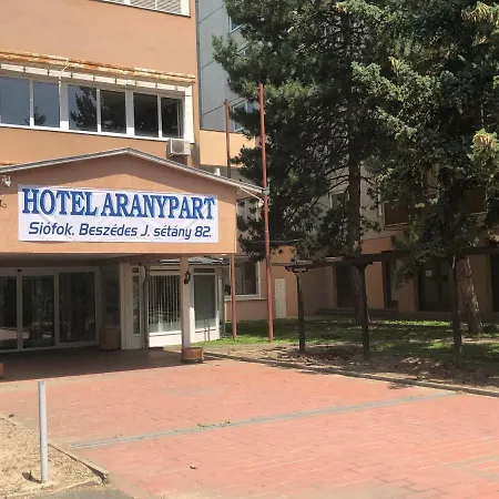 Aranypart فندق