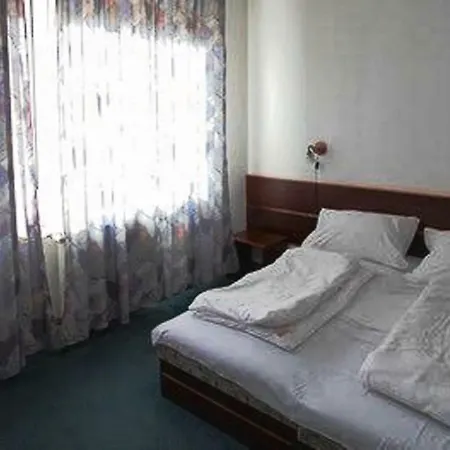 Hotell Aranypart 2*
